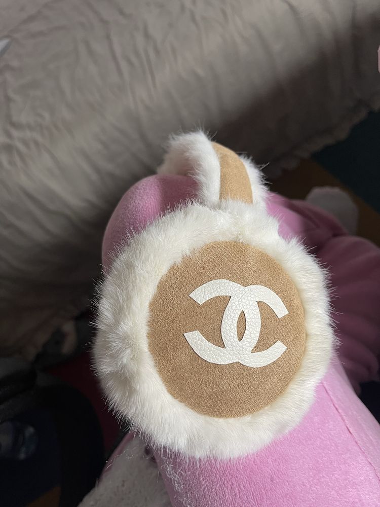 Chanel ушанки беж бежови пухкави зимни шапка