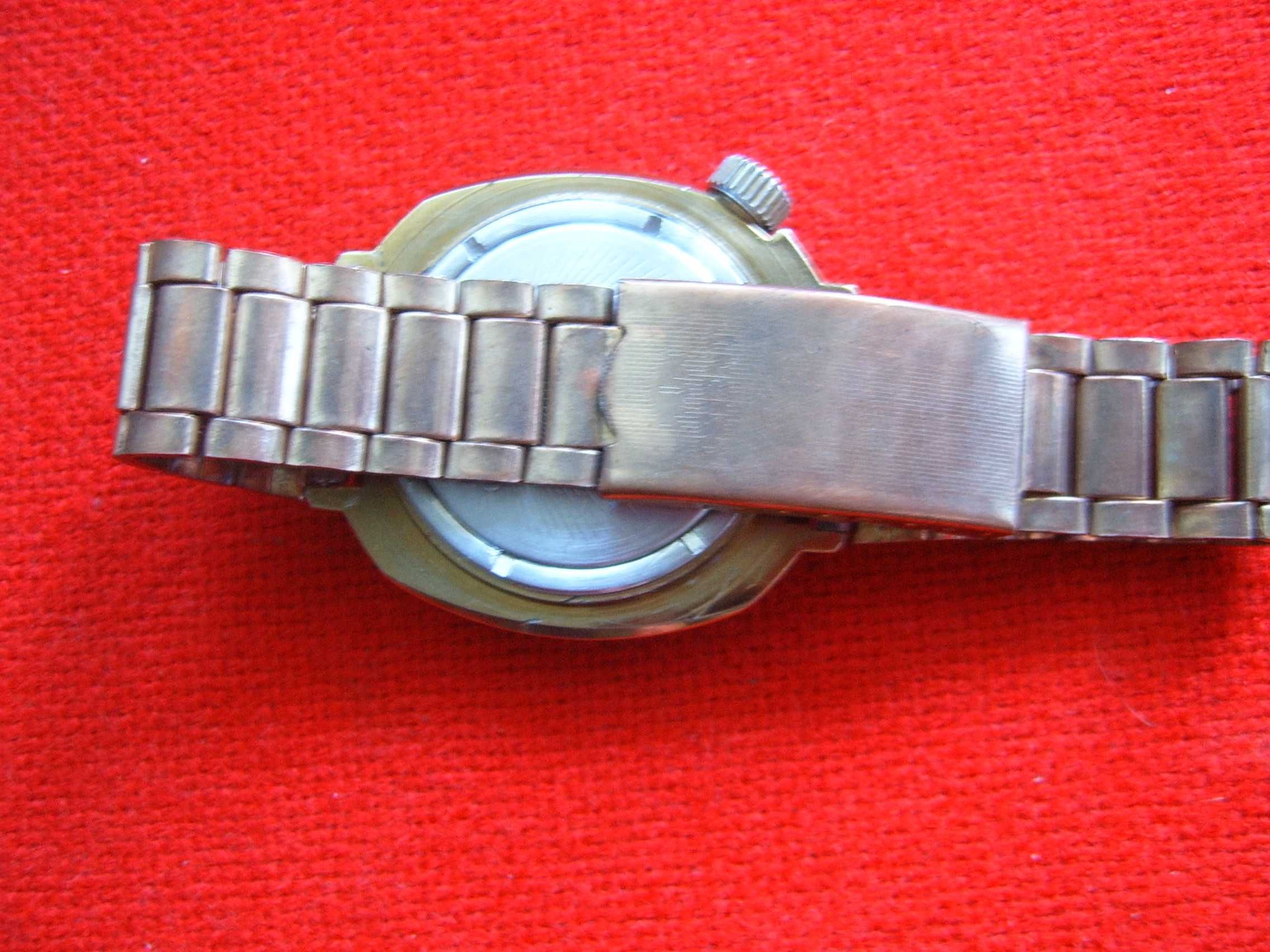 Стари мъжки ръчни часовници Восток Командирски СССР ера !