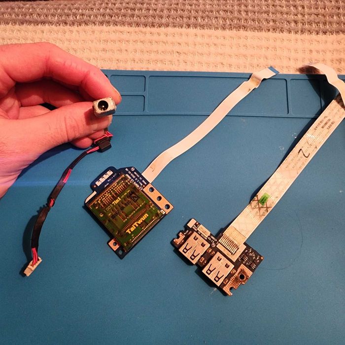 Запчасти за лаптоп: USB-борд,Card-reader, DC-букса packard bell tm85