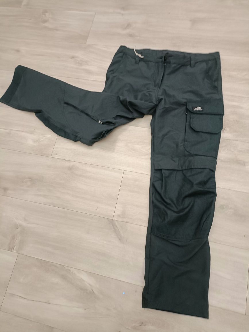 Pantaloni Tactici Cargo M/38
Pantalonii sunt noi
- Mărime: S-