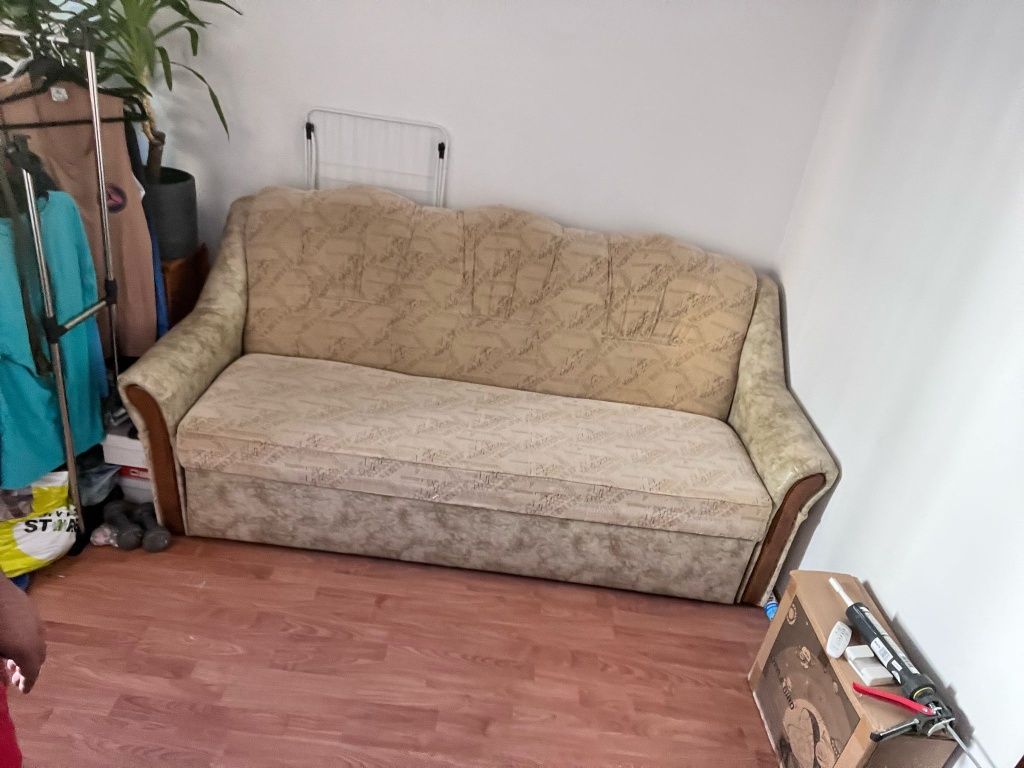 Canapea 3 locuri extensibilă