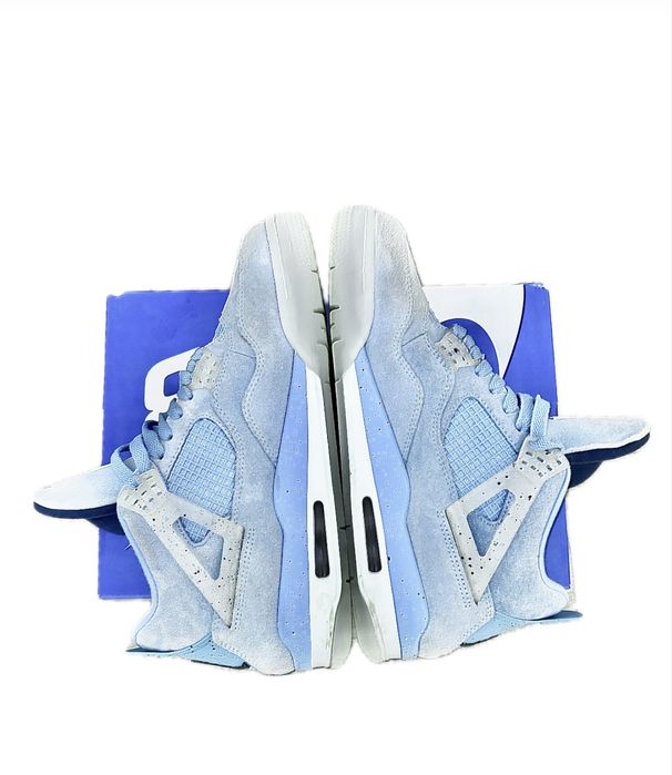 Air Jordan 4 Retro “UNC” University Blue – Limited Edition