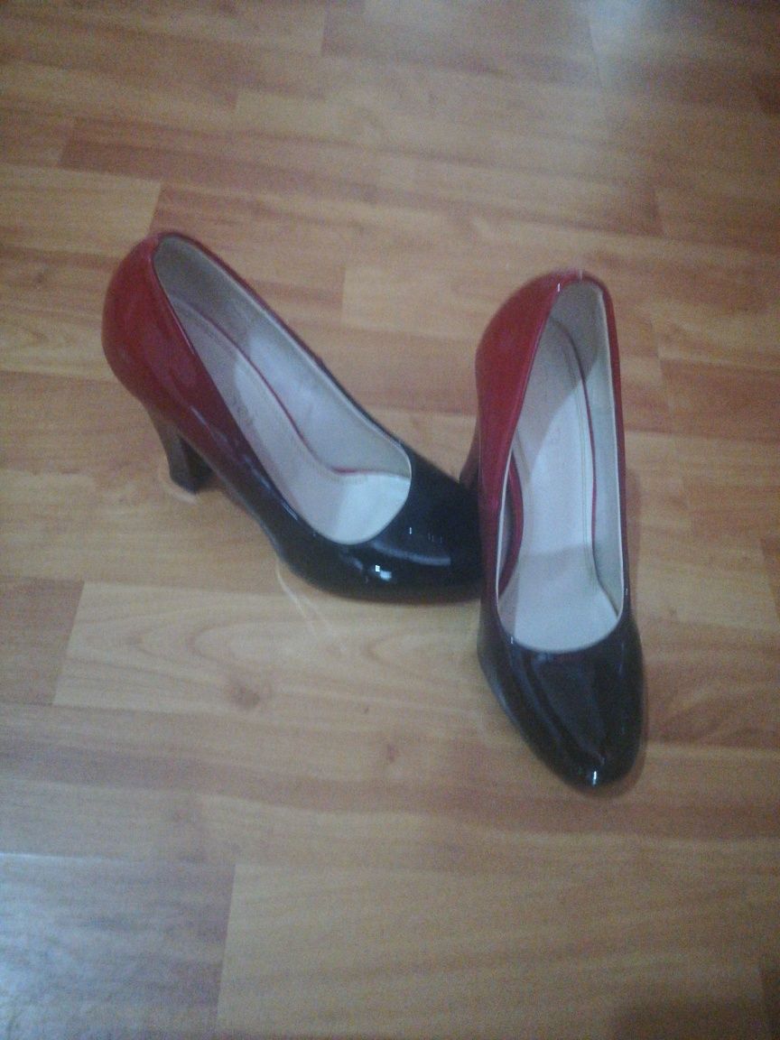 Pantofi eleganți