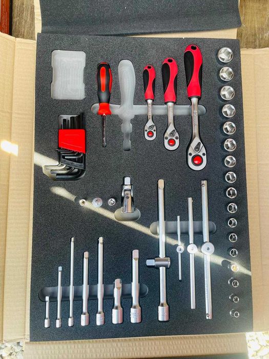 Set de scule GEDOREred R22071005 - 239 piese - NOU - poze reale