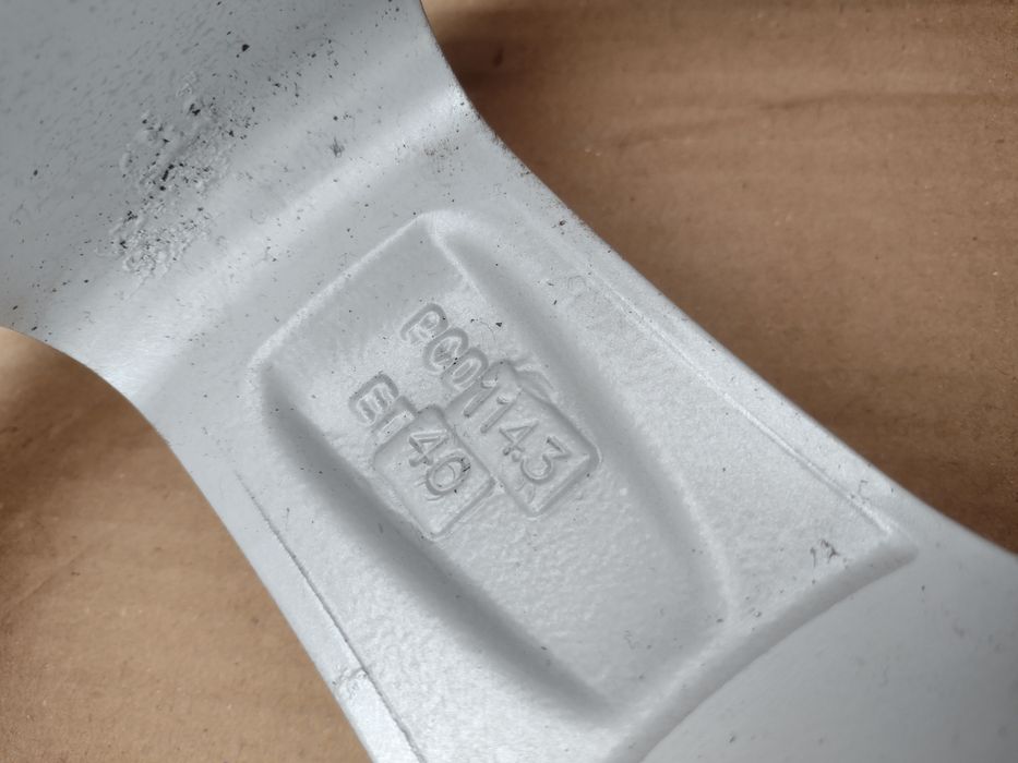 Топ състояние Dezent 16-5x114.3 ET40 6.5j Рено Меган