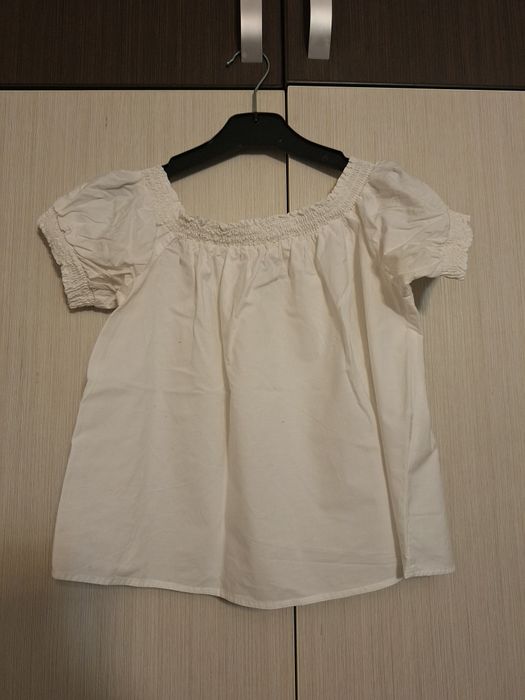 Top alb, scurt, vaporos