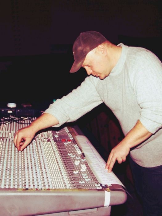 Звукорежиссёр, звукооператор, студия звукозаписи, дистрибуция музыки