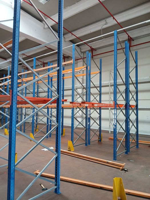 Rafturi metalice industriale