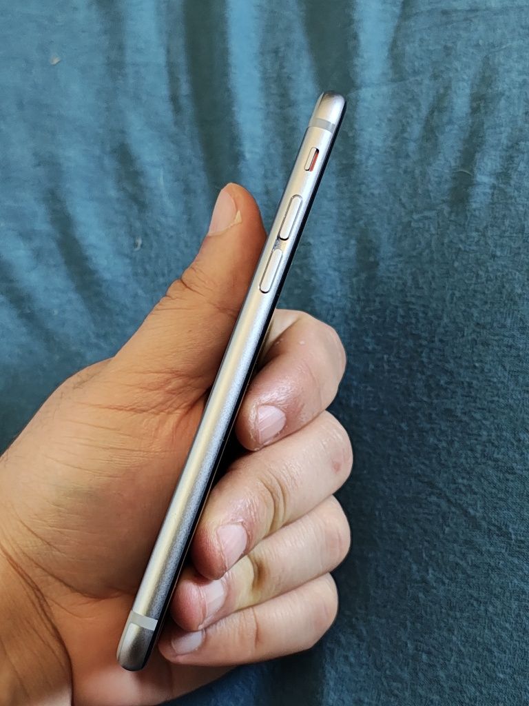 iPhone 6S 128GB 98% Baterie - Carcasă impecabilă