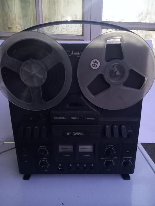 Продаю магнитофон Noto, 1984 года. Цена договорная