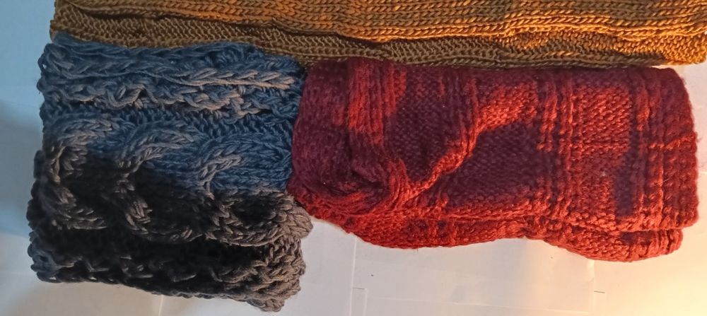 Patru gulere de dama noi