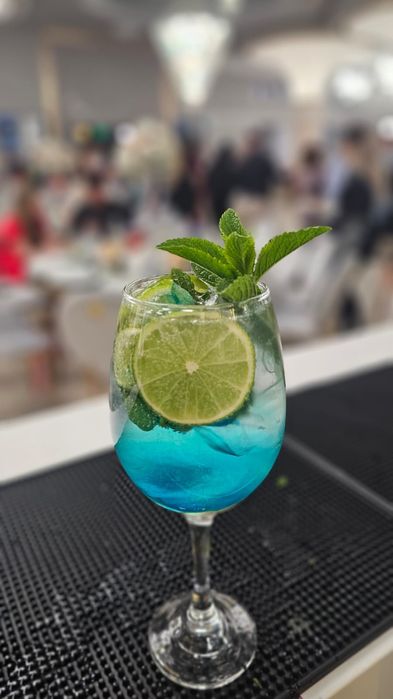 Open bar & tort shoturi