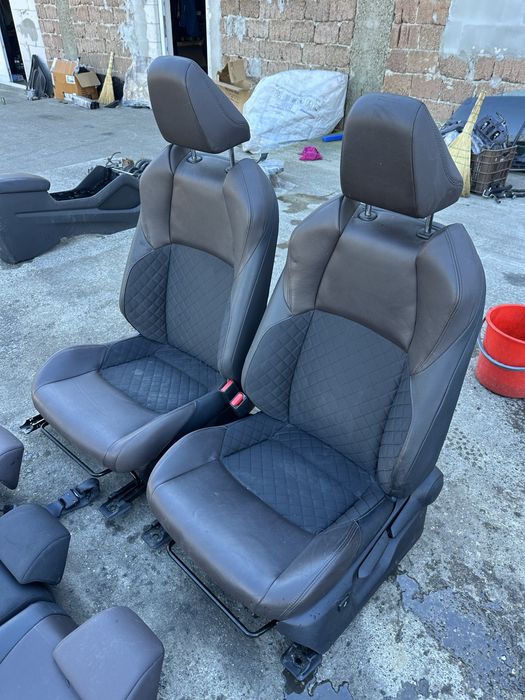 Interior piele / material Toyota CHR