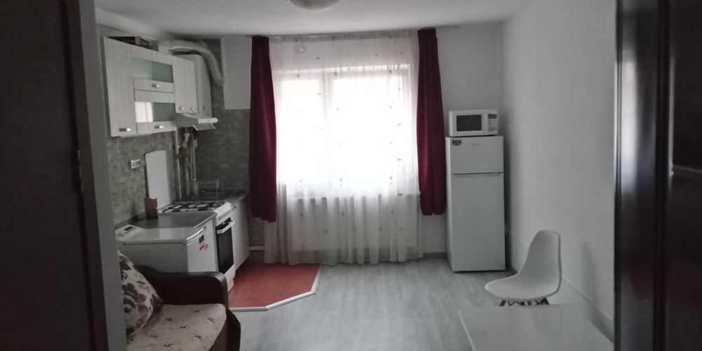 garsoniera 22mp, loc parcare in Dambul Rotund