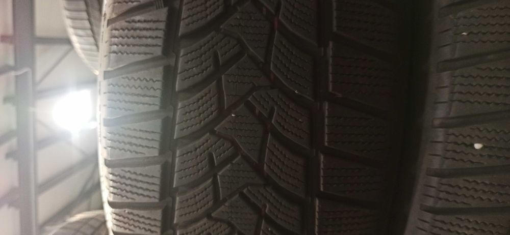 4бр.зимни гуми 235/55/19 Dunlop