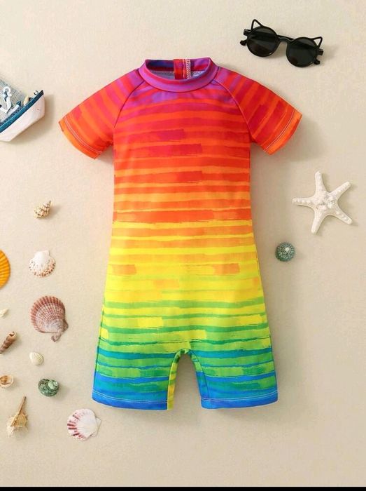 Costum plaja baie înot protecție UV copii 6-7 ani in stare foarte buna