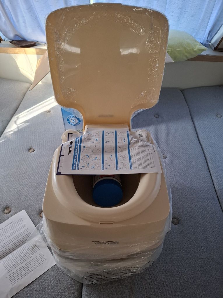 Портативна химическа тоалетна Thetford Porta Potti 165 Luxe