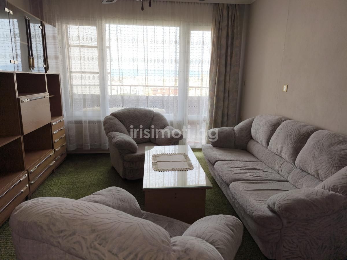 Под наем двустаен, €430, 70кв.м. в Надежда 1