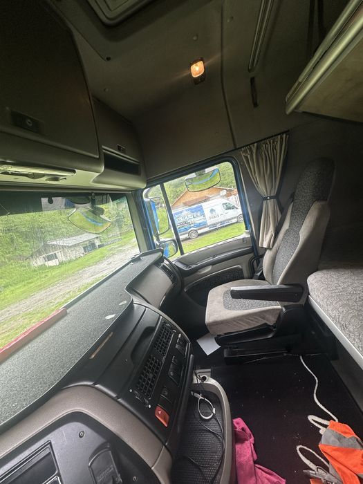 Vand sau schimb acest camion daf xf