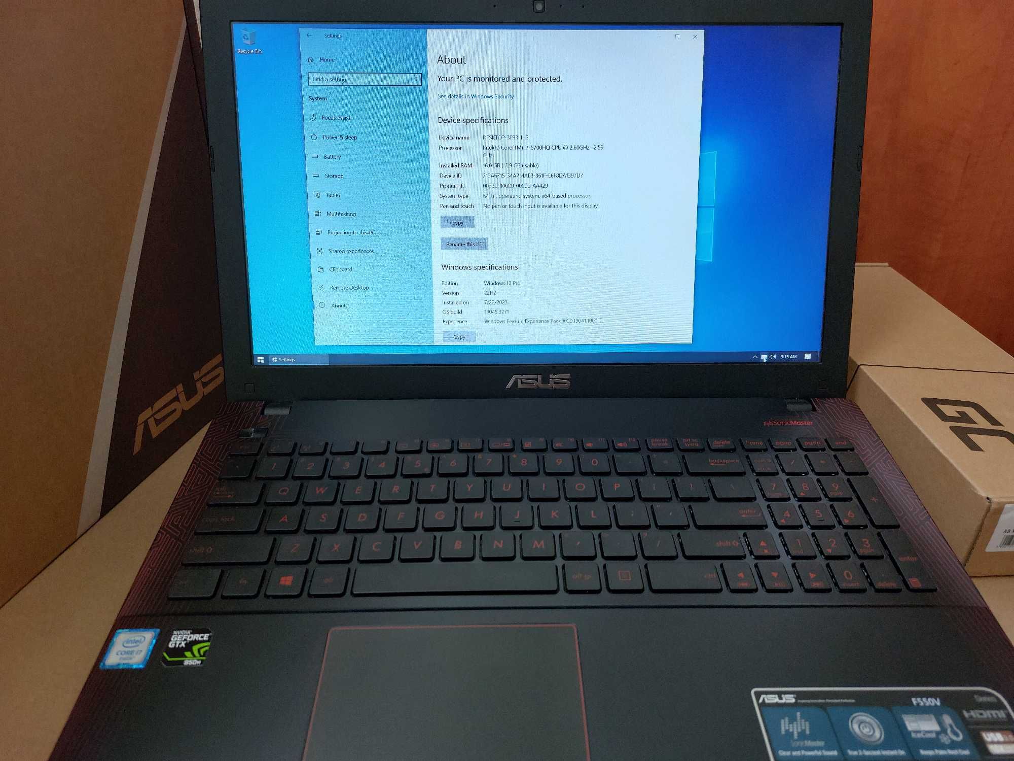 Vand laptop ASUS F550VX-DM102D