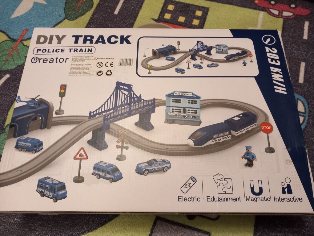 Lego city, roboti si tren electric