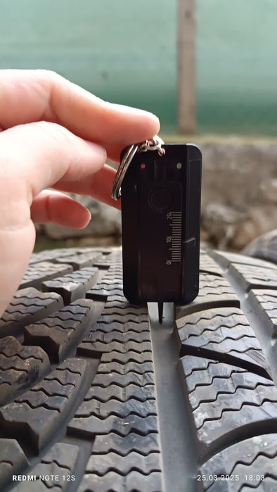 Продавам зимни гуми 235 45 18