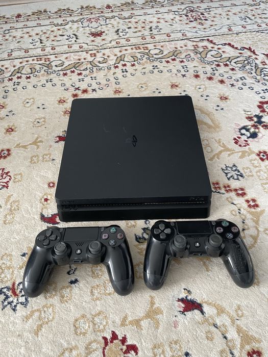 Продам PS4 Slim 1tb