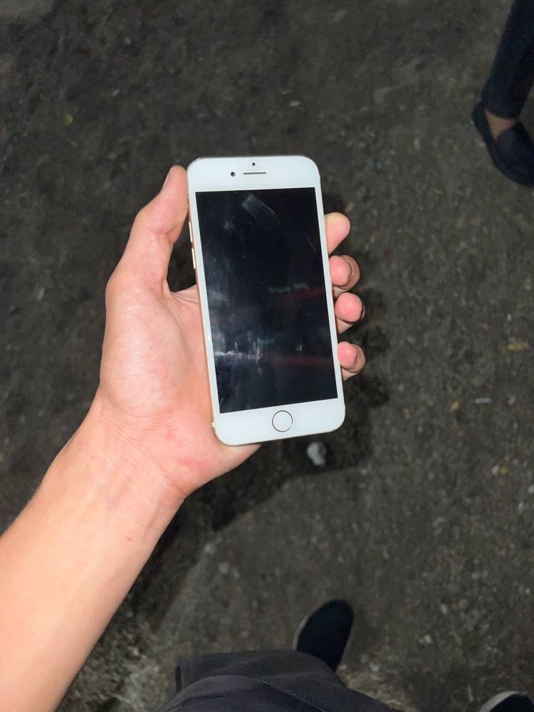 iPhone 7  32 gb емкость 100%