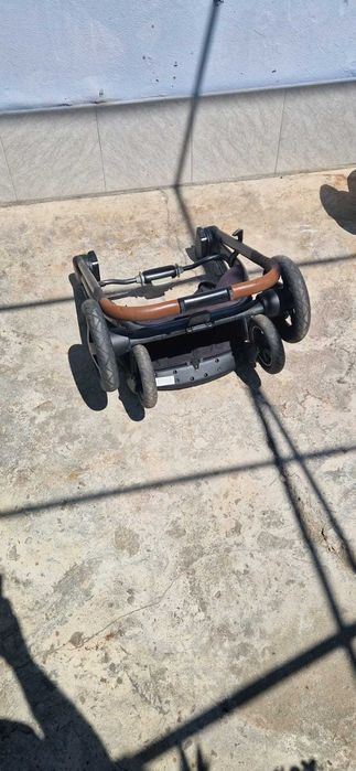 Carucior Maxi Cosi 3 in 1 + Baza Auto Isofix