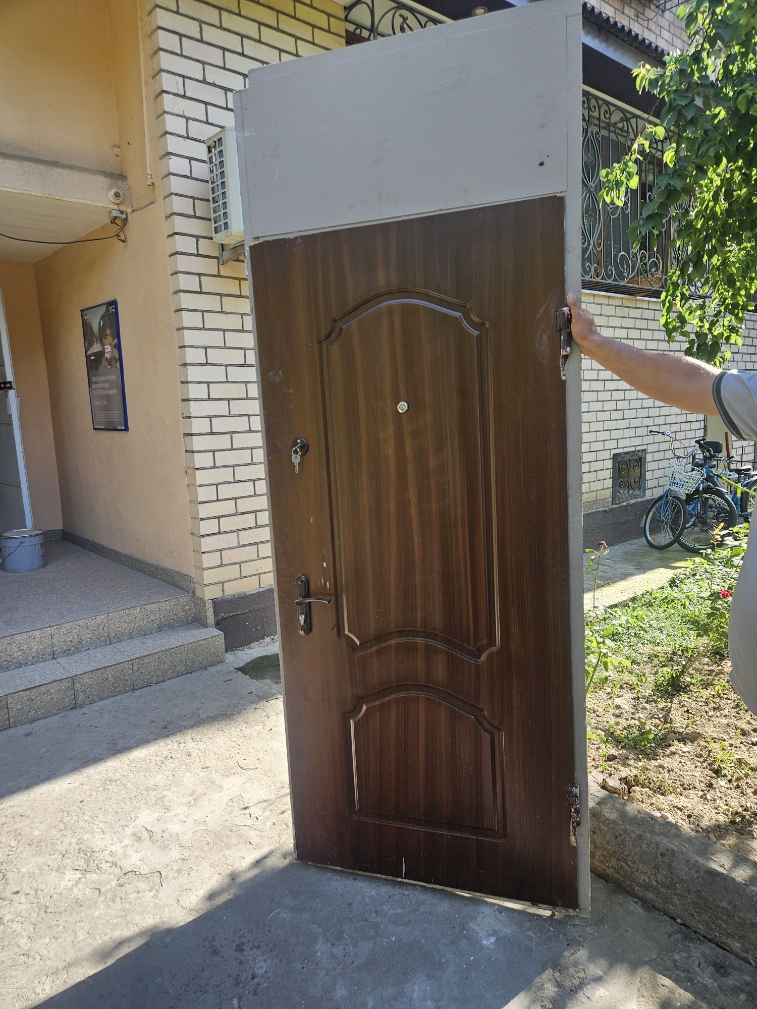 Эшик сотилади темирли