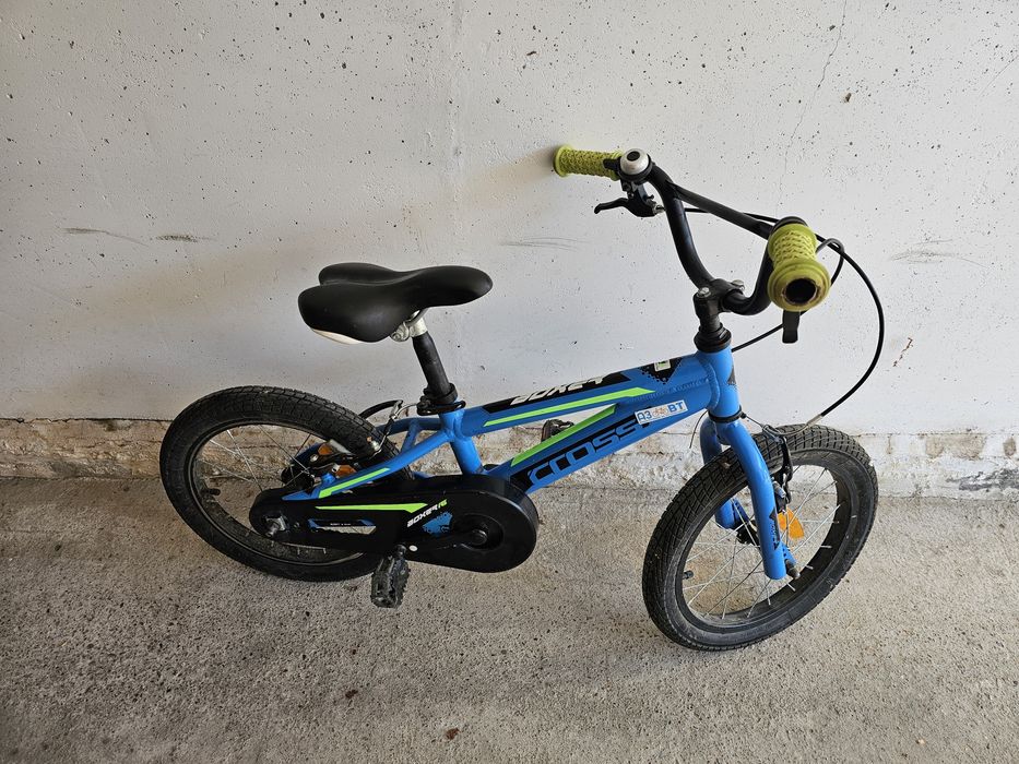 Детски велосипед Cross 16 цола син цвят.
