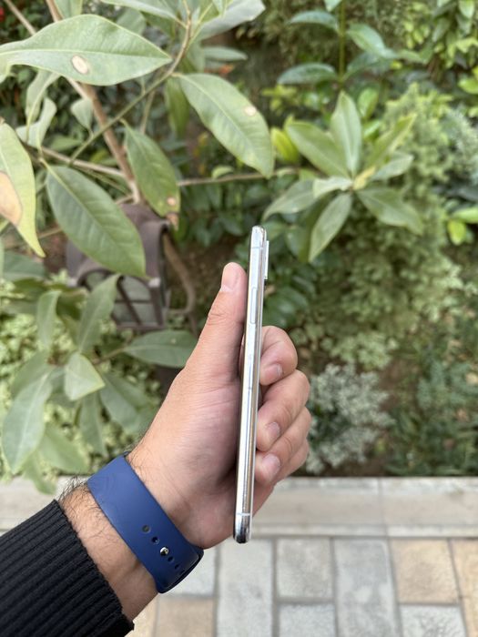 Iphone x ayfon x 64gb LL/A sotiladi holati ideal aybi yo face ishlidi