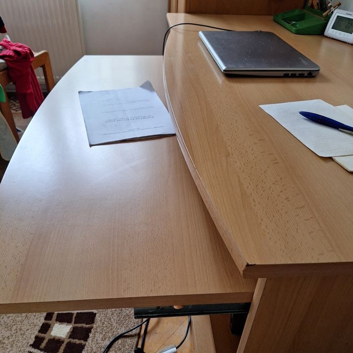 Birou cu două  suprafețe