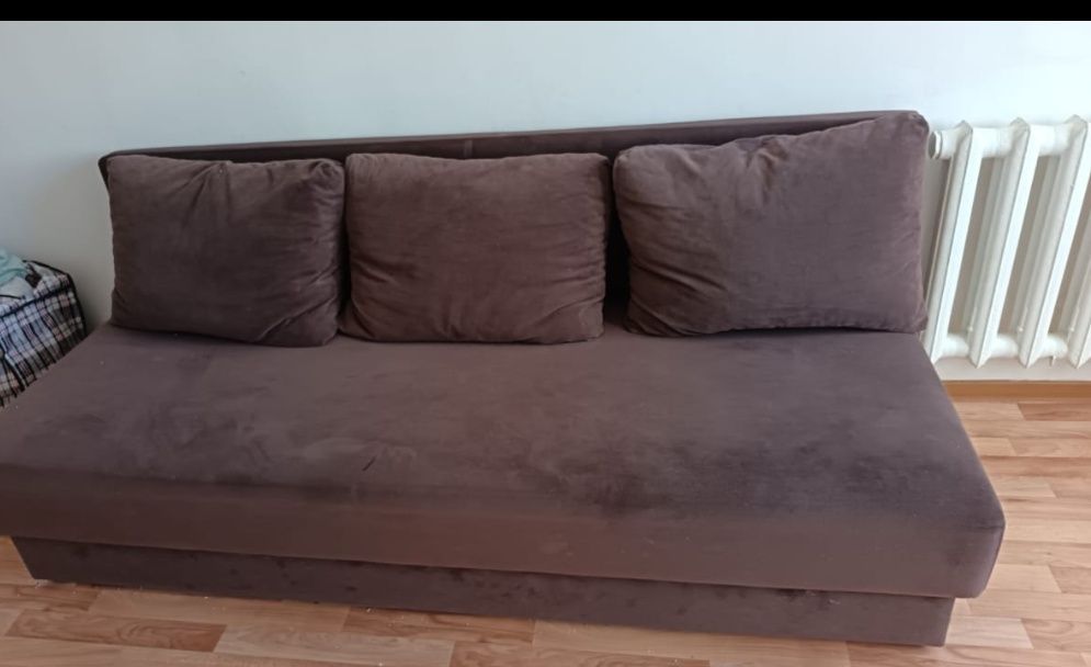 Продам диван 15000