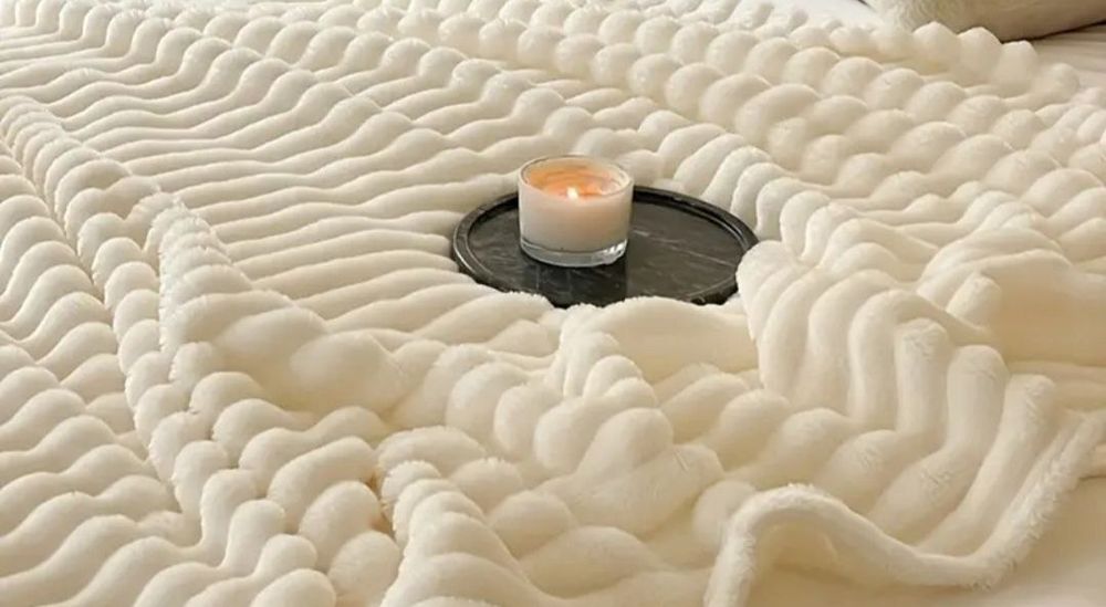 Мягкие теплые пледы