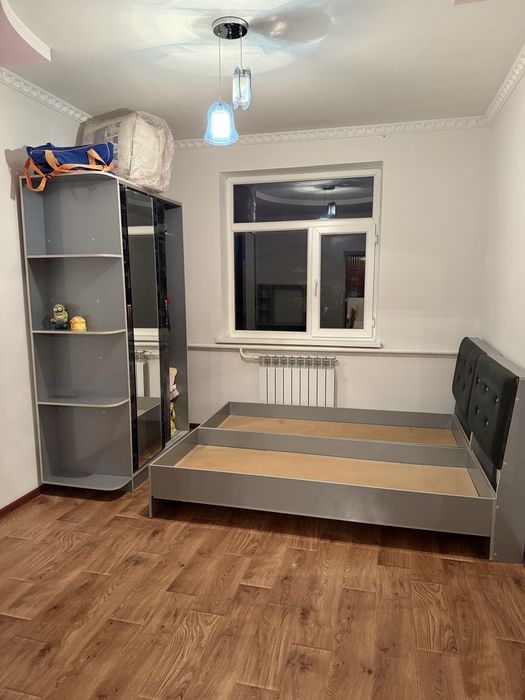 Детский мебель. Шкаф купе, кровать