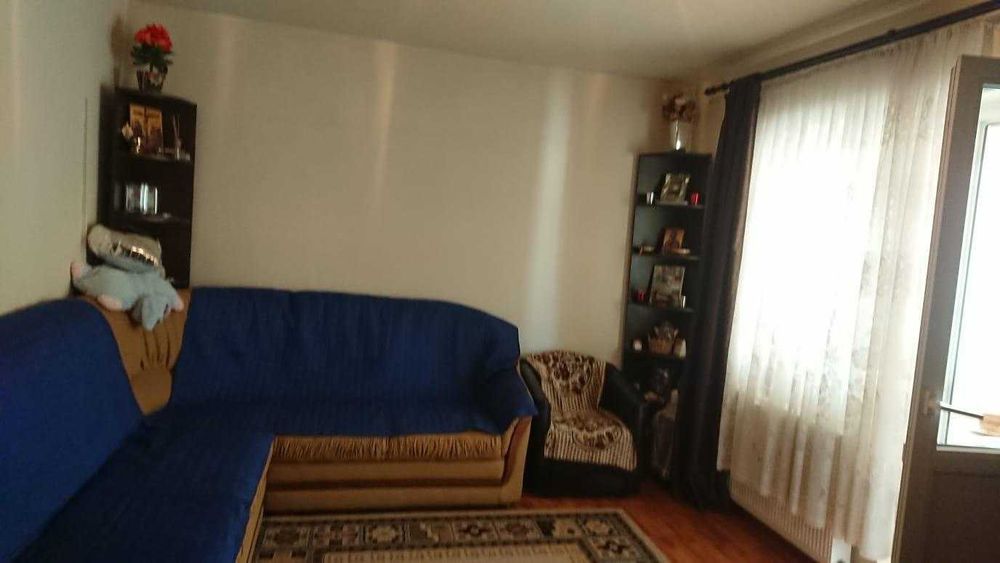 Apartament doua camere, spațios, decomandat