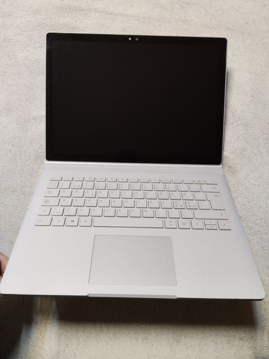 Microsoft Surface Book i5-6300u,8gb RAM ,ssd 128gb