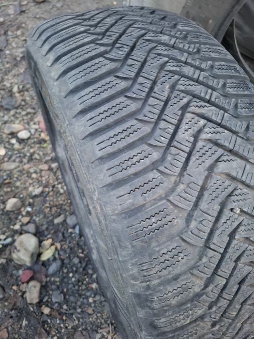 Vand 1 anvelopa 205 55 16 laufen buna de iarna