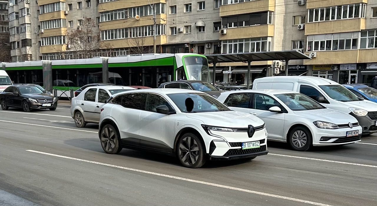 Volvo EX30, Renault Megane e-tech, Volkswagen ID.3, electric Uber