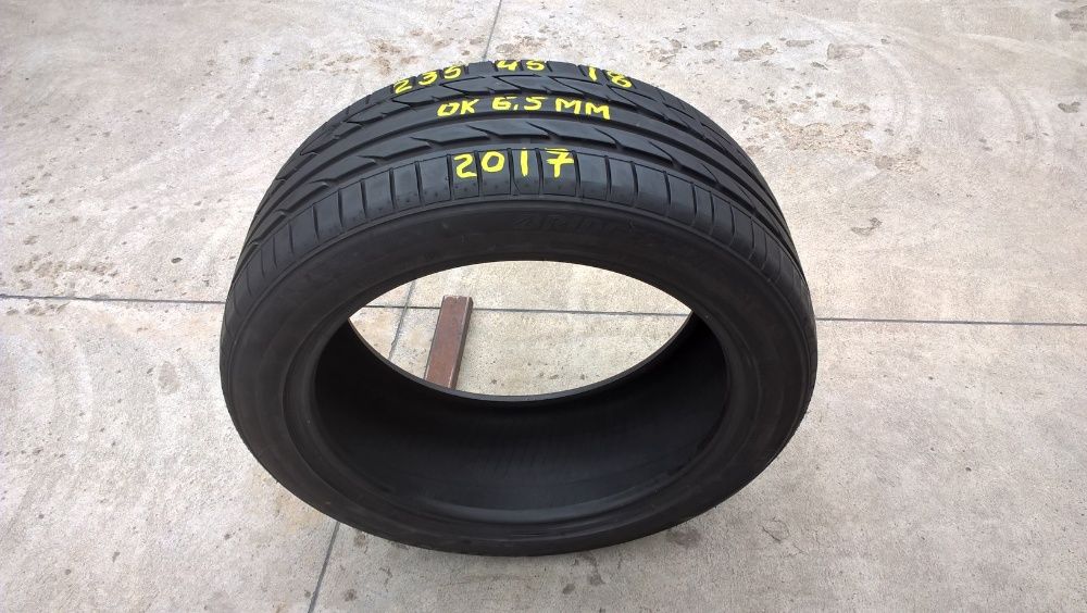 O anvelopa de vara 235 45 18 bridgestone potenza S001