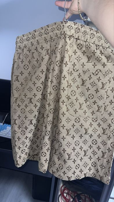 Pantaloni Scurti Louis Vuitton LV – Marimea L | Stare Noi