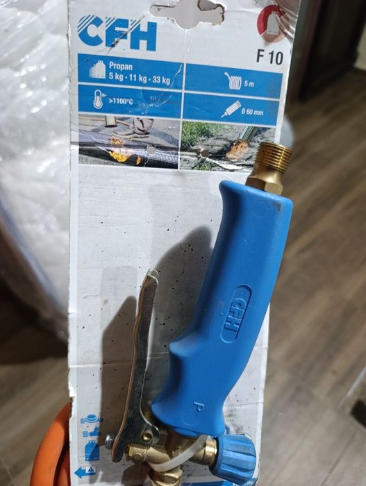 Arzător ptr lipit membrane bituminoase și parlit porci etc .