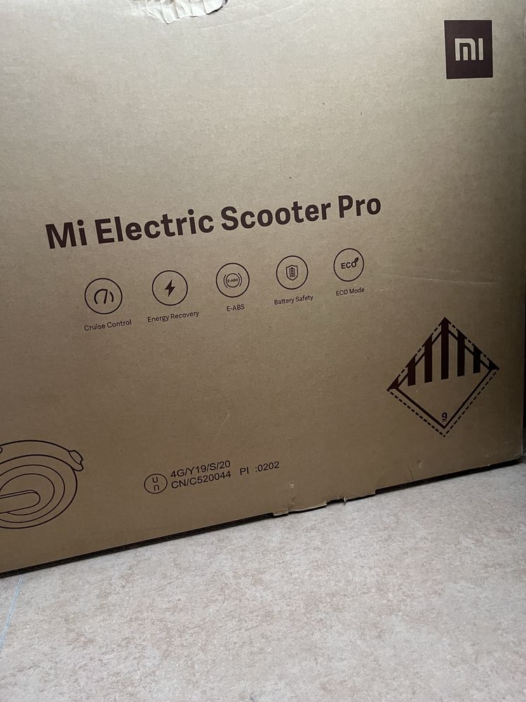 Электро самокат Mi Electric Scooter Pro