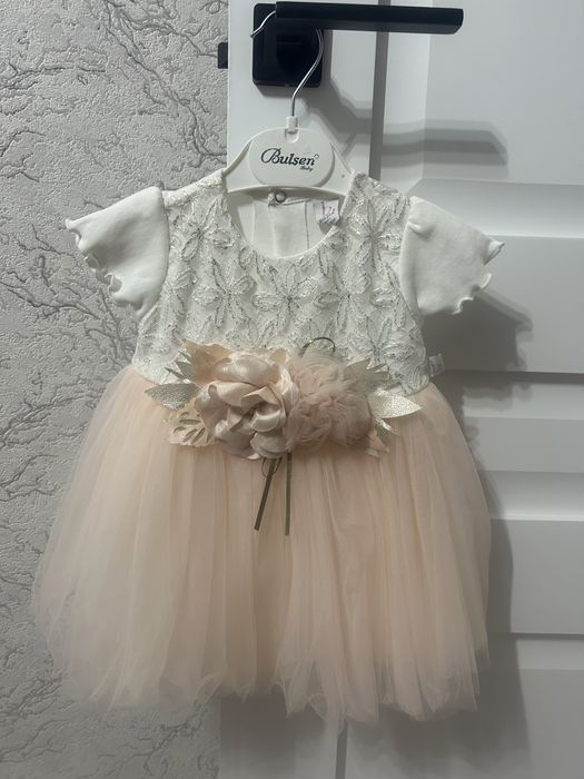 Продам нарядеые платья