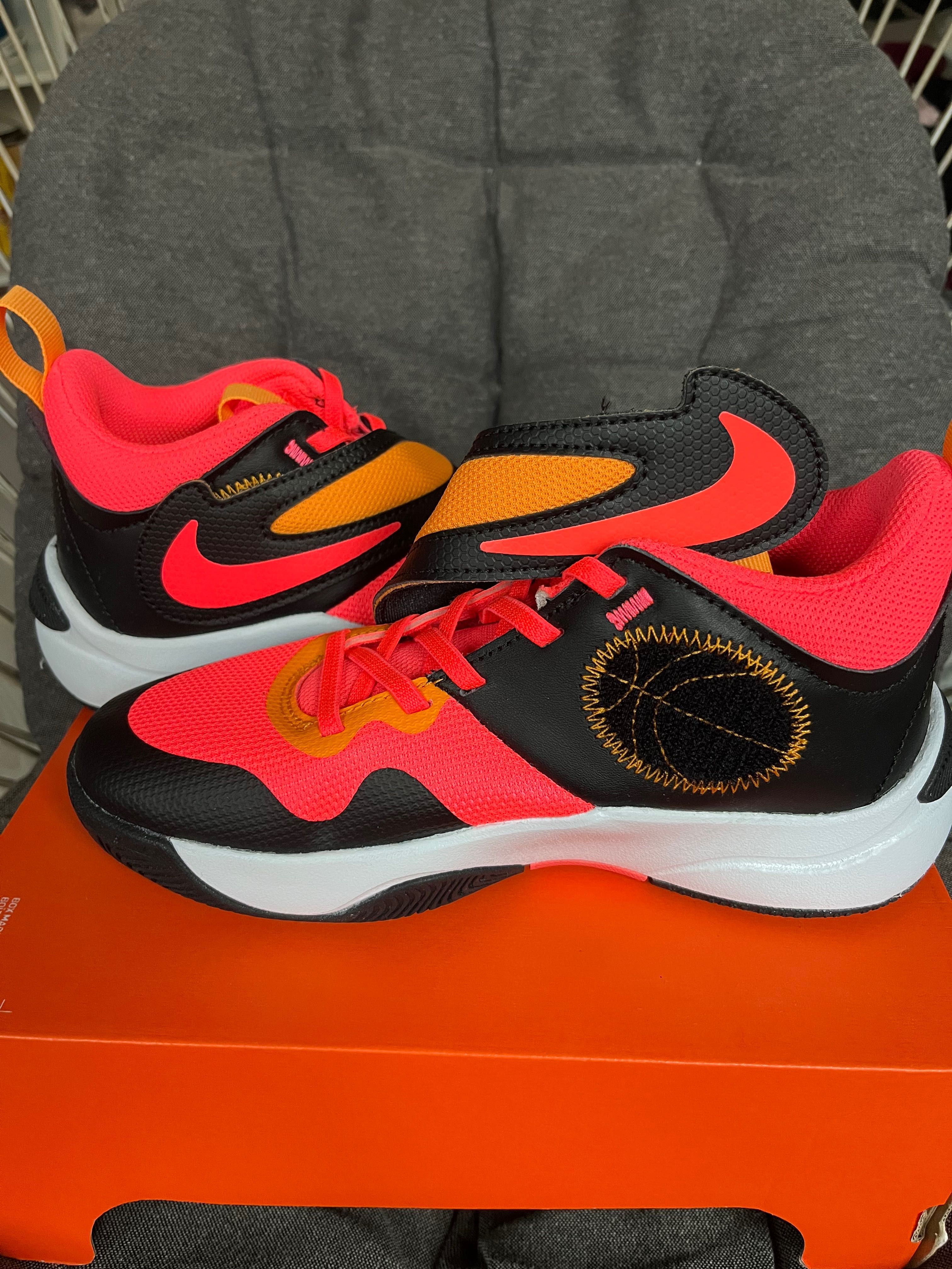 Нови Nike team hustle