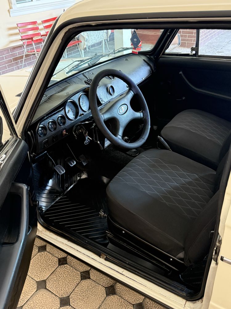 VAZ.  2106. Sotladi