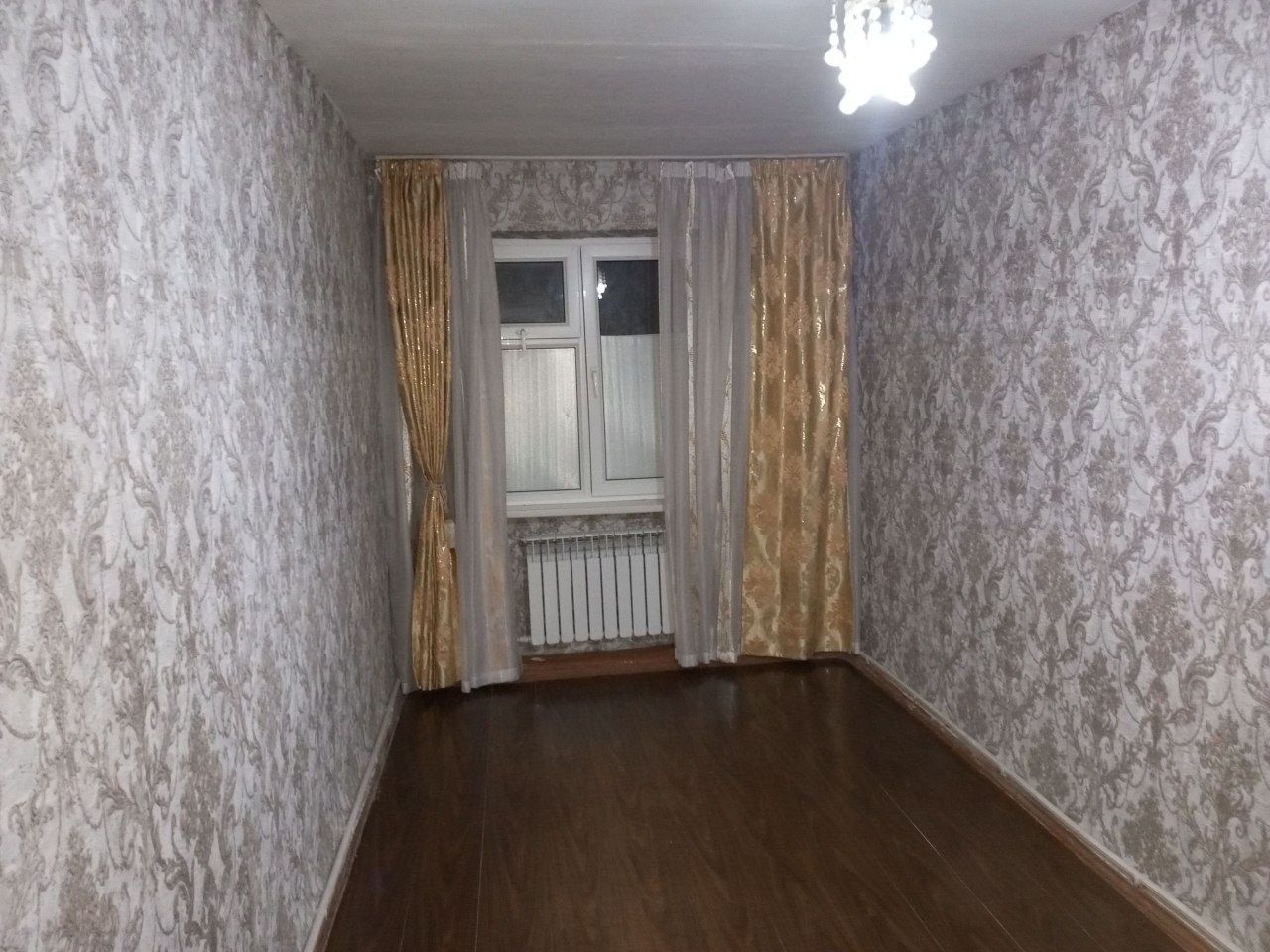 Срочно  2 хонали квартира сотилади