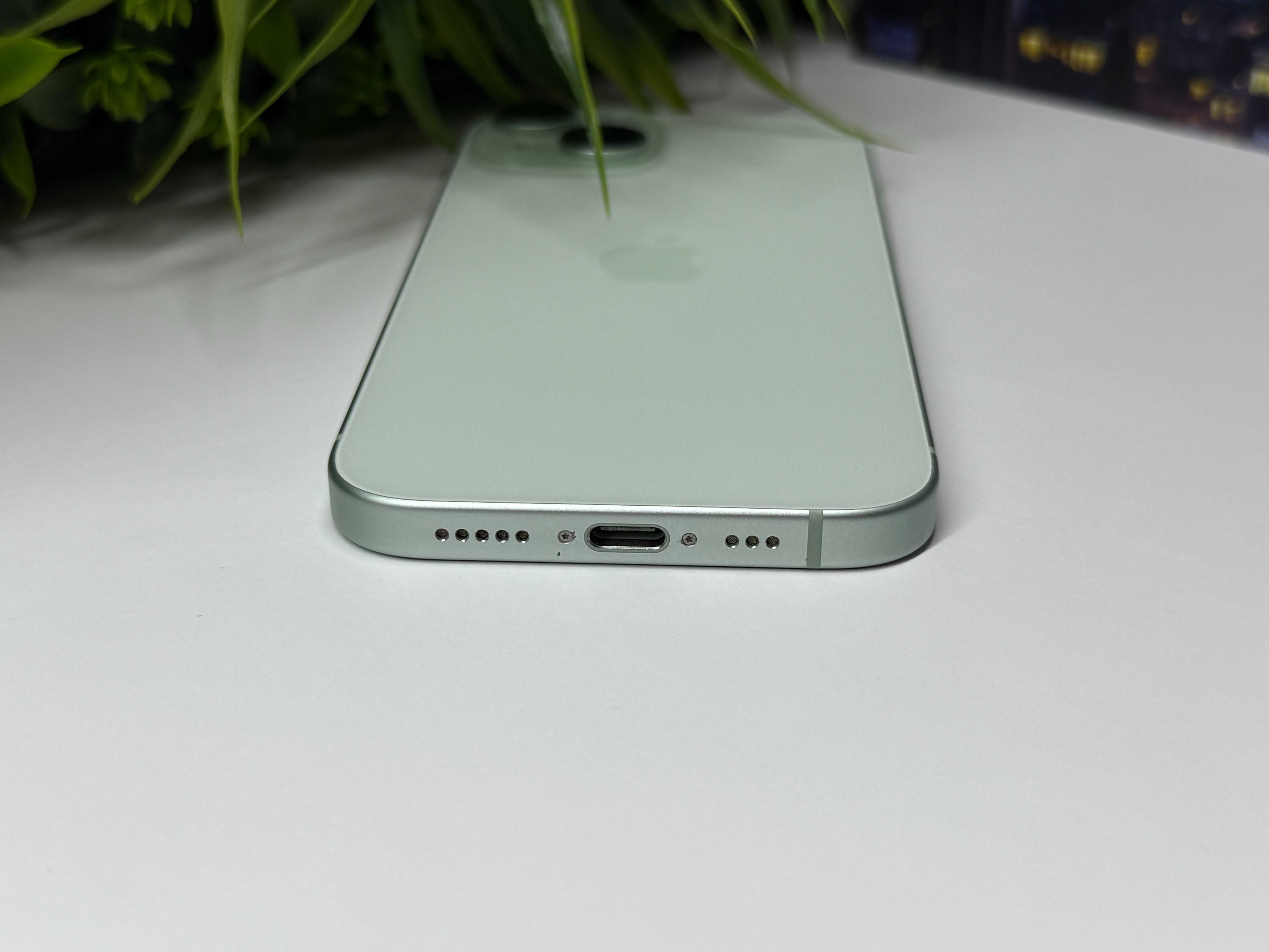 iPhone 15 128GB Green