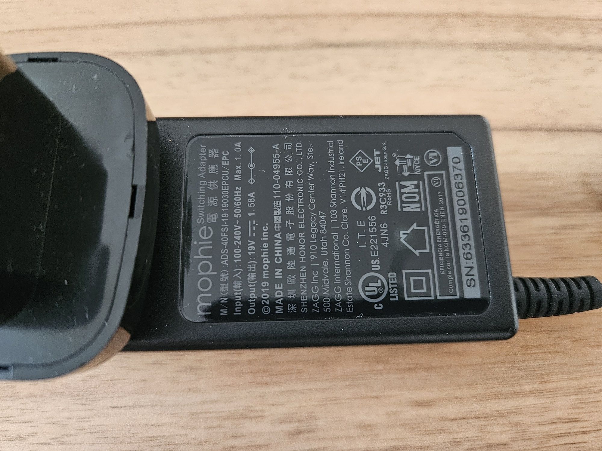Зарядно за безжично зареждане Apple/Samsung